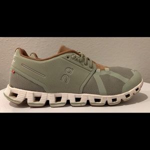 On Cloud Shoe Size 8 leaf/mocha